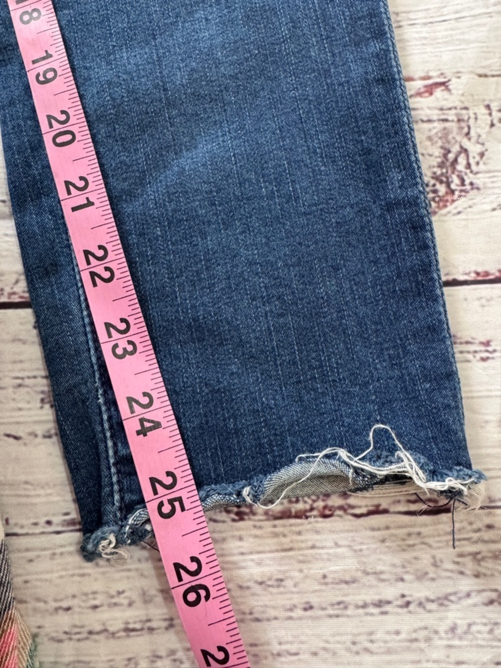 AGOLDE Sophie Crop Jeans Size 24 Medium Wash Raw Hem Stretch Denim - Picture 8 of 9